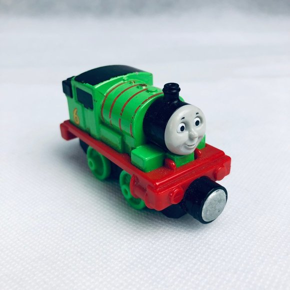 Thomas and Friends Percy - 2013 Mattel Round Magnet G26A CBL76 - Picture 4 of 8